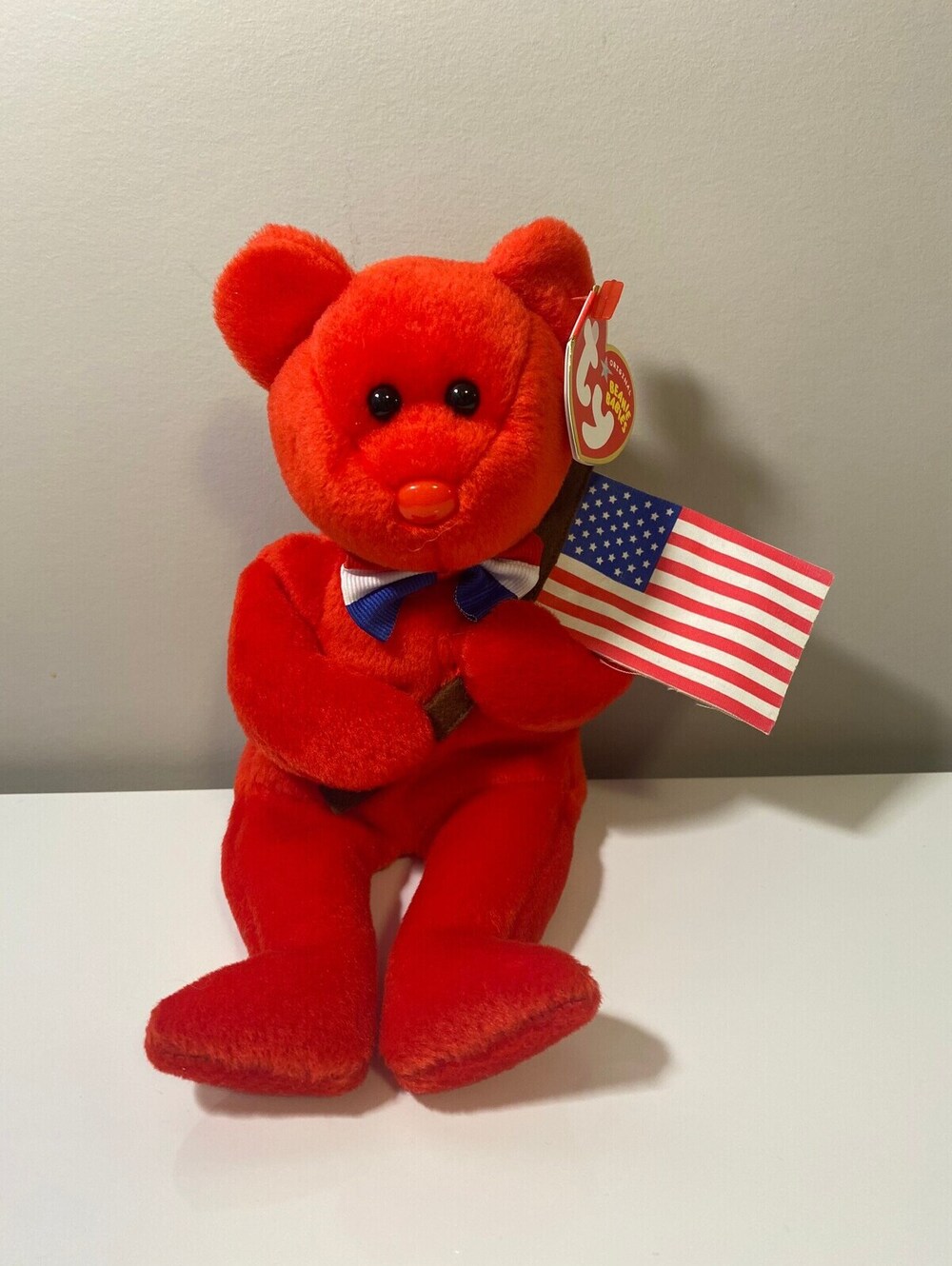 Ty Beanie Baby “Thomas” the Red USA Bear Holding American Flag (8.5 inch)
